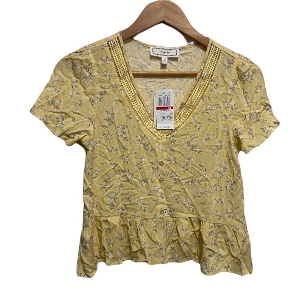 NWT Hippie Rose Buttercup Yellow Floral Blouse - Picture 2 of 5